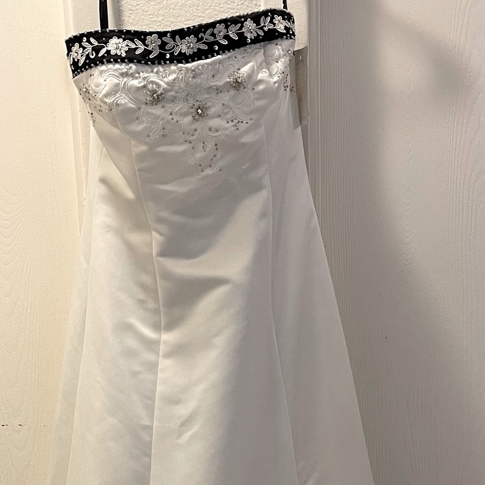 NWT sz M Milano B/W corset wedding dress